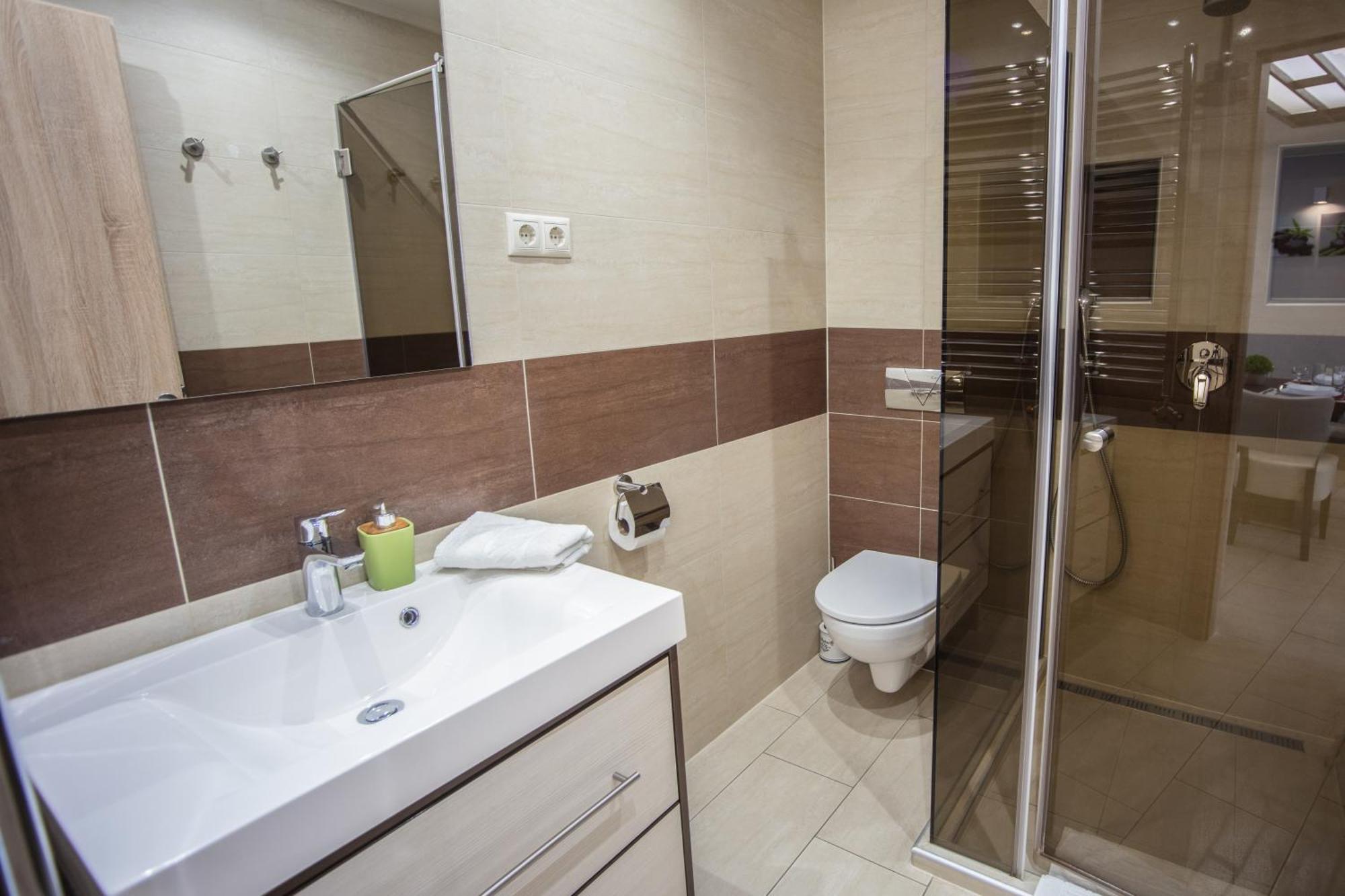 Nemeth Apartmanok Sarvar Bagian luar foto