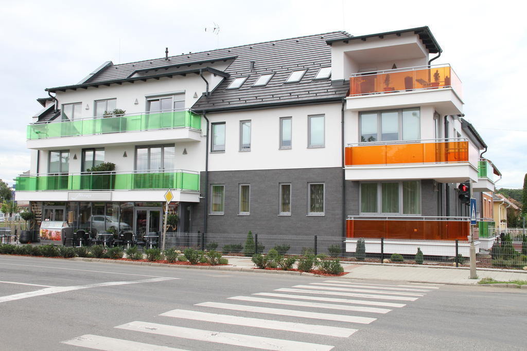Nemeth Apartmanok Sarvar Bagian luar foto
