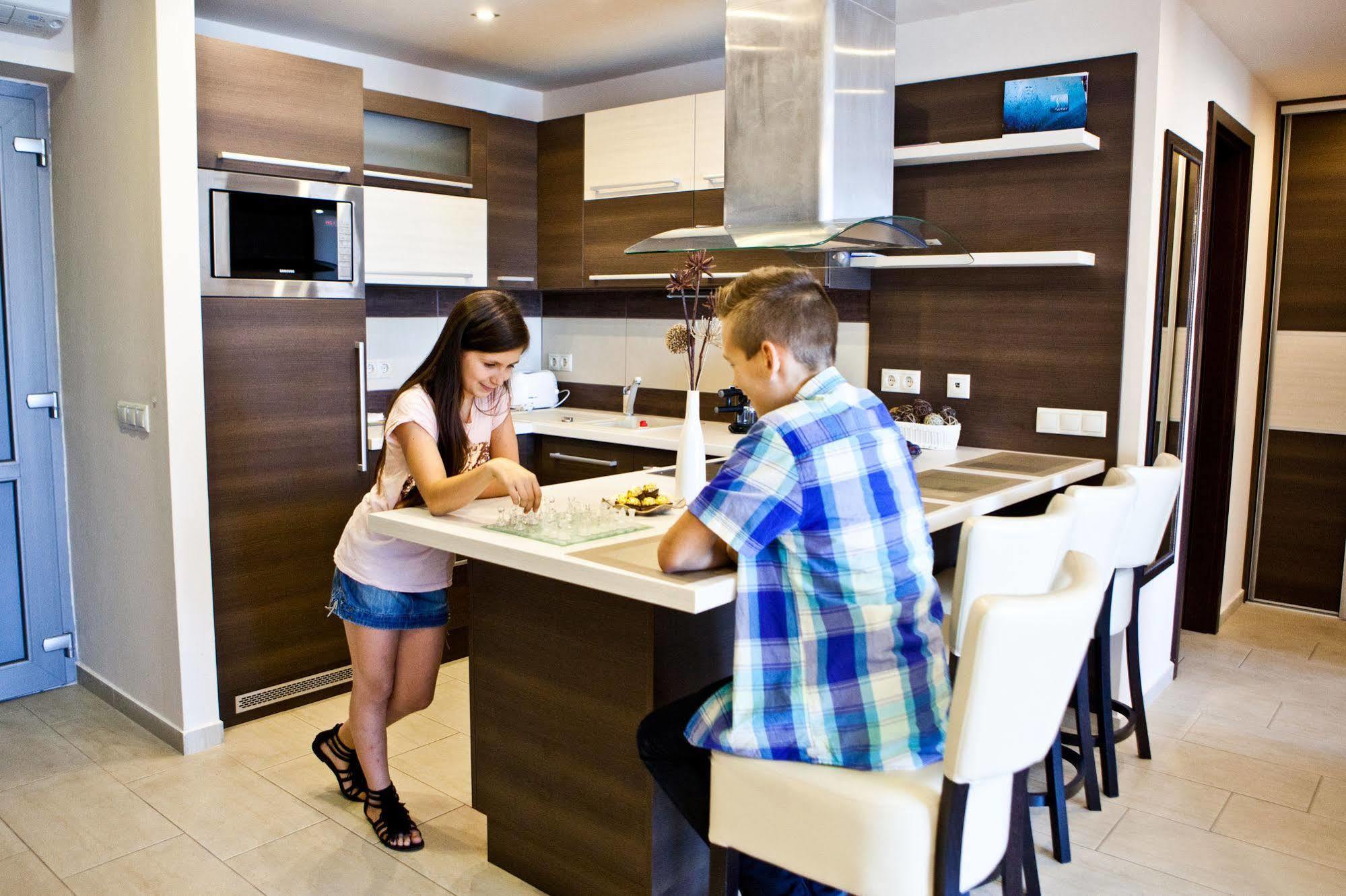 Nemeth Apartmanok Sarvar Bagian luar foto